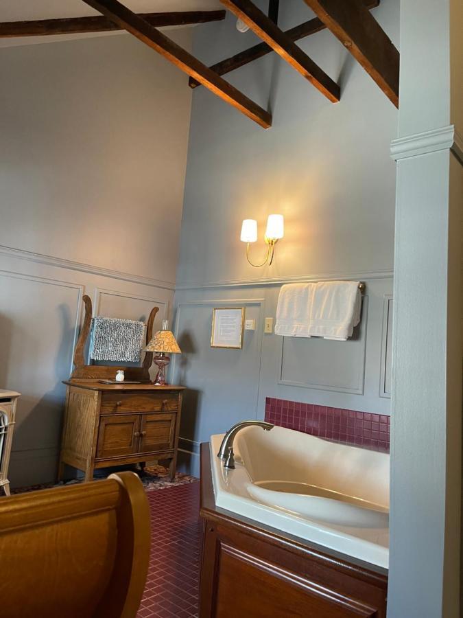 Carriage House Bed & Breakfast Winona Ngoại thất bức ảnh